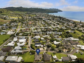 Modern Coastal Living - Walk to Beach & Village