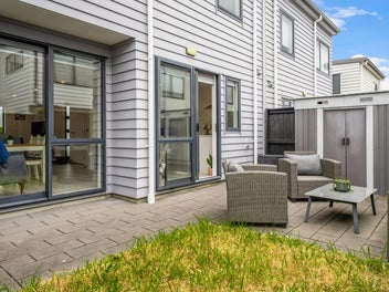 Stylish Family Home, Prime Hobsonville Location!