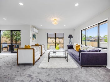 Modern Family Home in Botany College Zone!