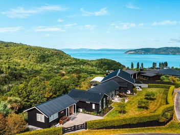 A True Kinloch Showstopper