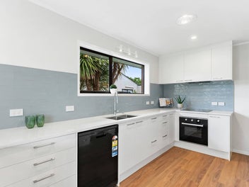 Home & Income in Prime Cul-de-sac Location