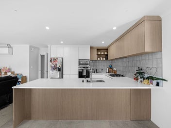 DW Built Home on a Corner Freehold Section