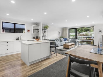 Easy, Modern Living in a Quiet Cul-de-Sac