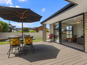 Serious Sellers - Chase the Coast Life