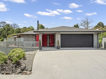 Quiet location, large home, vendors say sell!!