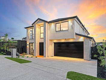 Luxury Lakeside Elegance