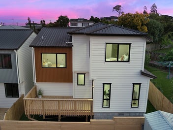 Sky City Views & Spacious Family Living!