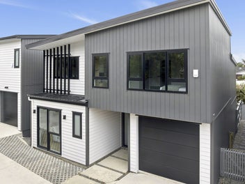 Macleans New 5 Bedroom