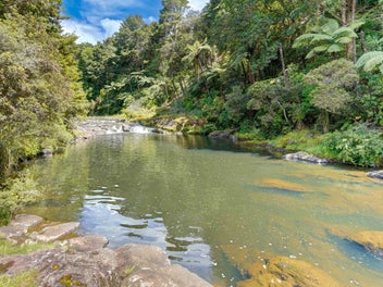 Kerikeri private river retreat