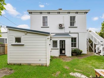 CHARMING ONE-BEDROOM VILLA APARTMENT