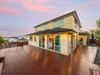 Big, Bright & Beautiful- The Ultimate Family Haven