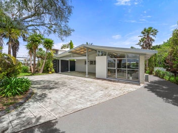 Premium Opportunity in Rangitoto College Zone