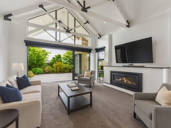 A Private, Modern Sanctuary in a Prime Location