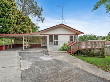 Sun-Filled Family Home in the Heart of Torbay