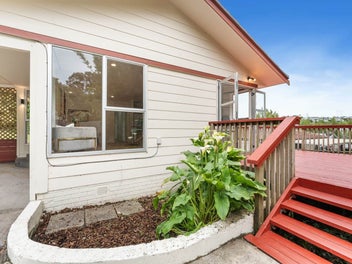 Sun-Filled Family Home in the Heart of Torbay