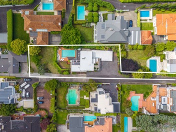 Endless Options on 1362m² of Victoria Avenue