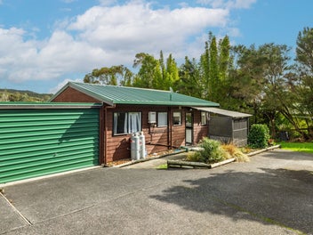 Big Price Drop - Cute Starter Or Smart Downsize