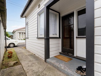 Income earner in the heart of the Valley