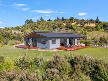 A Perfect Sanctuary in Mahana