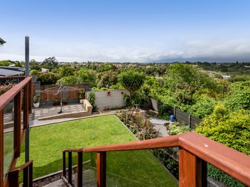 Priceless Views In A Prime Merrilands Location