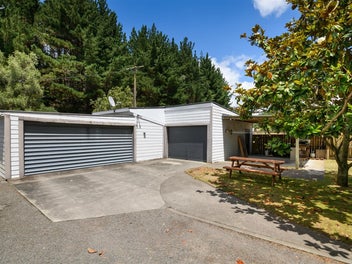 TEAM LEWIS - YOUR COUNTRY RETREAT