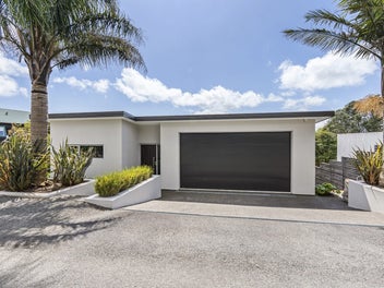 Summer living - entertainers dream