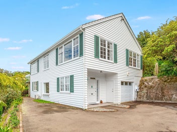 Stunning Harbour Views & Family-Friendly Living