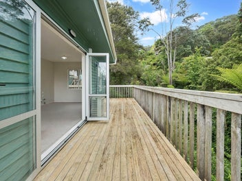 5-BEDROOM GENUINE HOME & INCOME