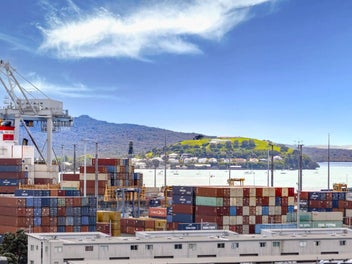 Quality Parnell Apartment with Views & Convenience