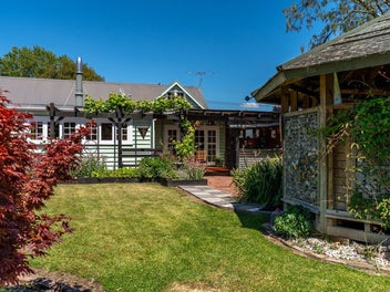 Much Admired Manuka Cottage