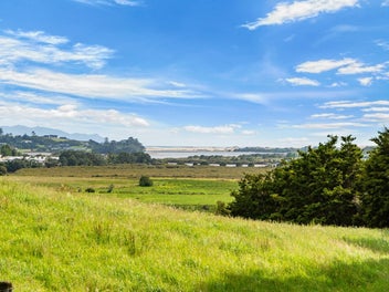 Secluded sanctuary just moments to town