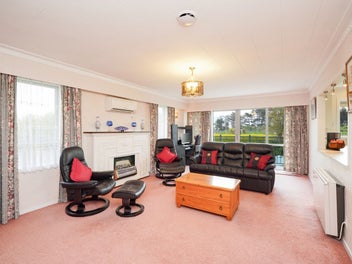 FOUR DOUBLE-BEDROOMS IN GLADSTONE -A RARE FIND