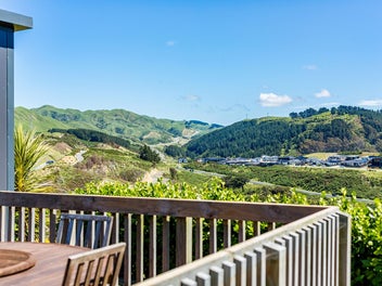 Vendors Under Offer - This MUST BE SOLD!