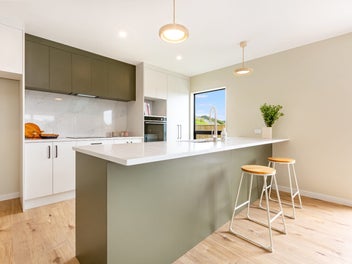 Sunny, modern, easy living Waikanae gem.