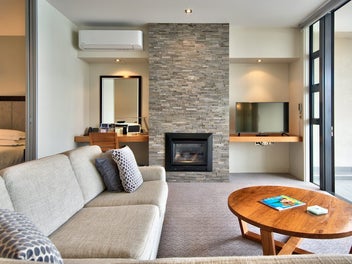 Executive Lakeview Apartment - 5.8% net Return