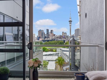 Lucrative Leaker in St Mary's Bay