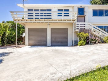 PEACEFUL TRANQUIL SETTING WITH VIEWS & POTENTIAL!