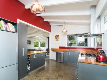 Solid, stylish and school zoned