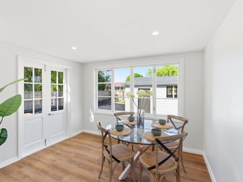 Vendor says sell - make your move!