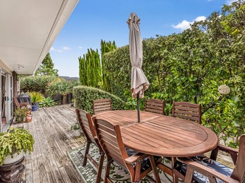 2+2 FOR YOU ON ARTHUR STREET