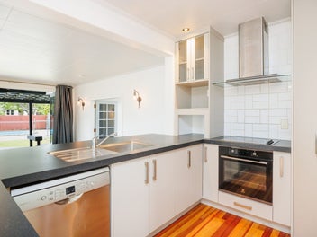 Spacious family home zoned for Riverdale School