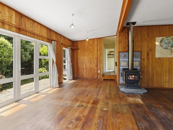 COASTAL CHARM, PRIVACY & POTENTIAL