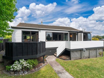 Home & Studio - Live, Work, Play!