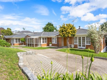 Rare 1133m² Multi-Unit Block, Endless Potential