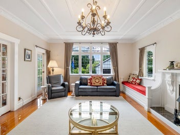 Saint Johns Hill luxury Estate