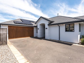 Executive Living in Fairway Park