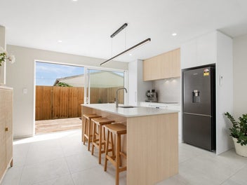 Refined Beachside Living!