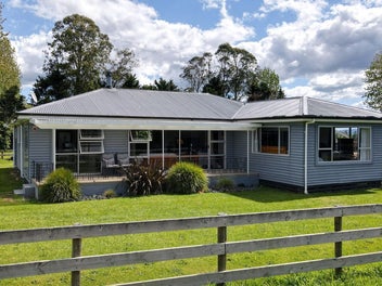 Great buying with two dwellings and a pool