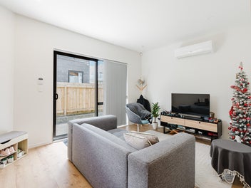 Quiet Rear Unit with Motivated Vendor