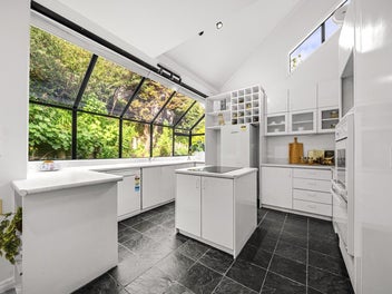 Charming Home in Murrays Bay